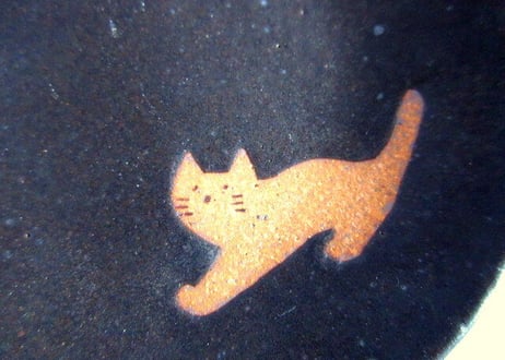 桃窯　猫の丸皿J