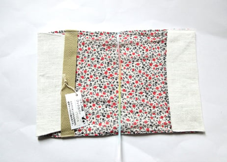 猫の刺繍 リネンブックカバー＊オフホワイトB