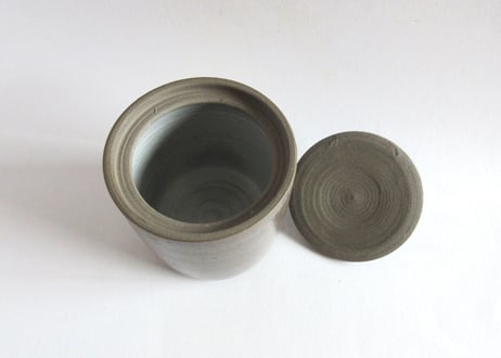 つぐみ製陶所 猫のフタ物H＊チャトラネコ