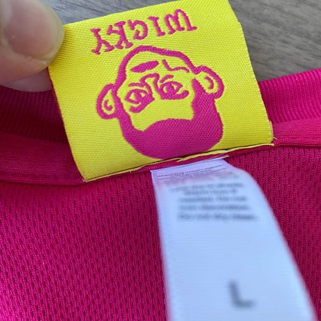 WICKY LOGO DRY V NECK T PINK
