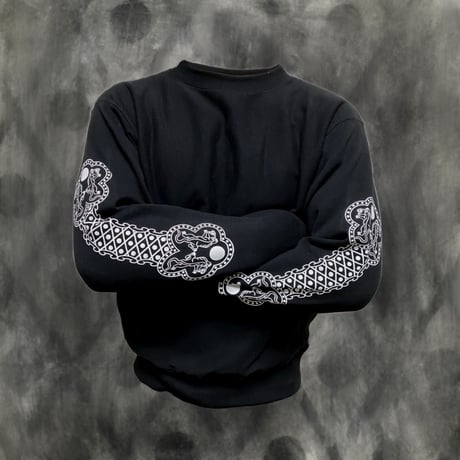 CLASSIC CIRCLE ART PULLOVER- BLACK -