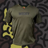 WICKY LOGO DRY V NECK T KHAKI