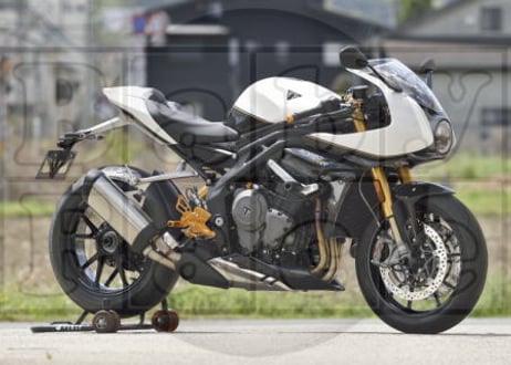 パフォーマンスステップキットTRIUMPH SPEEDTRIPLE RR/RS