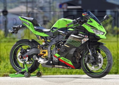 パフォーマンスステップキット KAWASAKI ZX-25R （シフター対応正シフト）