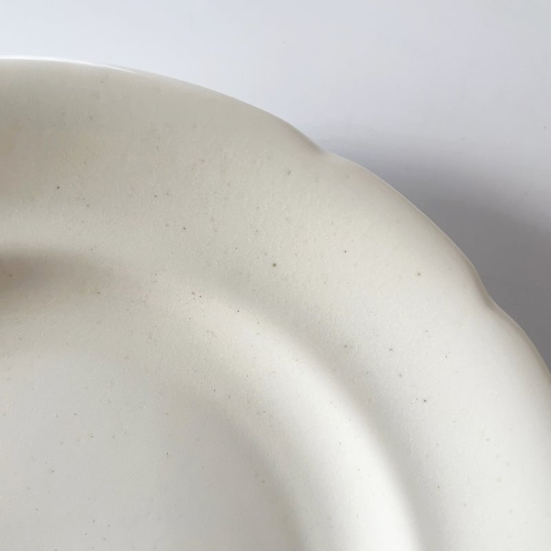 FOOD FOR THOUGHT Paperwhite 花リムプレートM | TEA TABLE