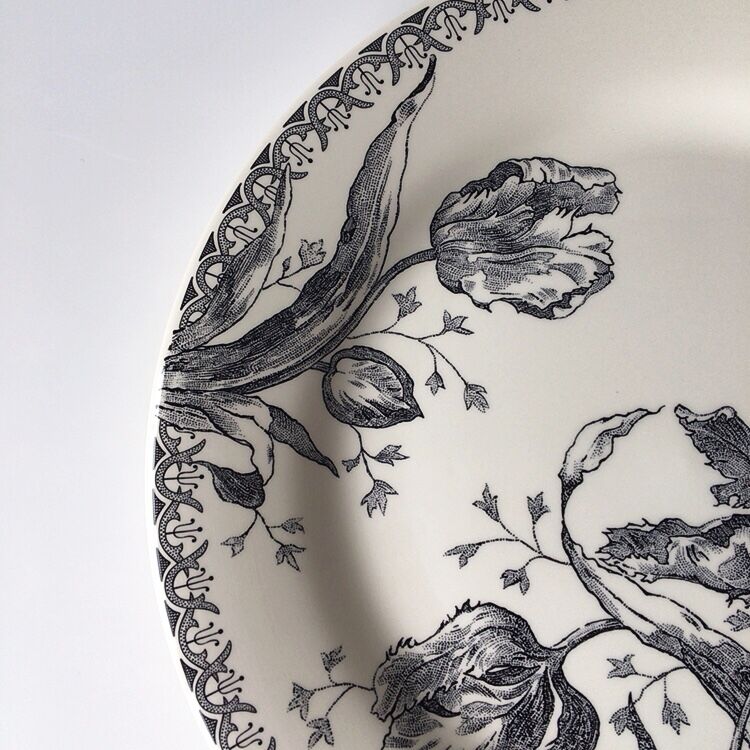 GIENジアン チューリップ・ノワール ディナープレート ф27.4㎝ | TEA TABLE