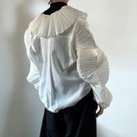 Volume pleats blouse　No. V250021