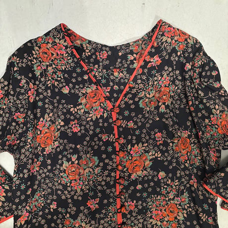 Bell sleeve print dress　No. V250022