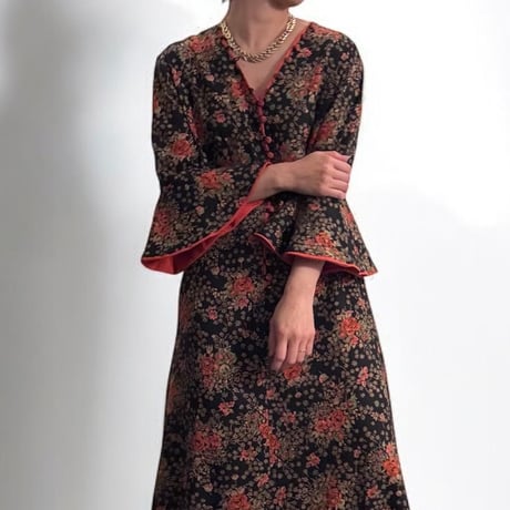 Bell sleeve print dress　No. V250022