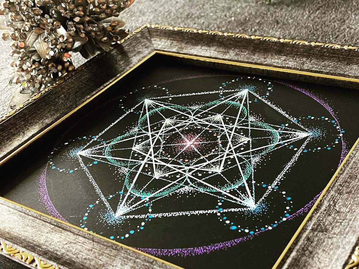 水晶クリスタル・オニキス・カーネリアン曼荼羅 神聖幾何学 魔方陣マンダラ 18 件の「マンダラ魔方陣」や「マンダラ」のアイデアを見つけま