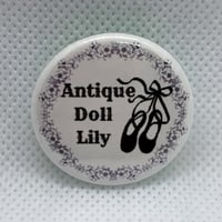 アンティークドールリリー　缶バッジ