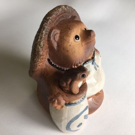 信楽焼　蛙持ち狸（古信楽色）