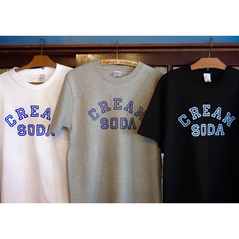 CREAM SODA カレッジTシャツ/Black | KISSA NIKAI