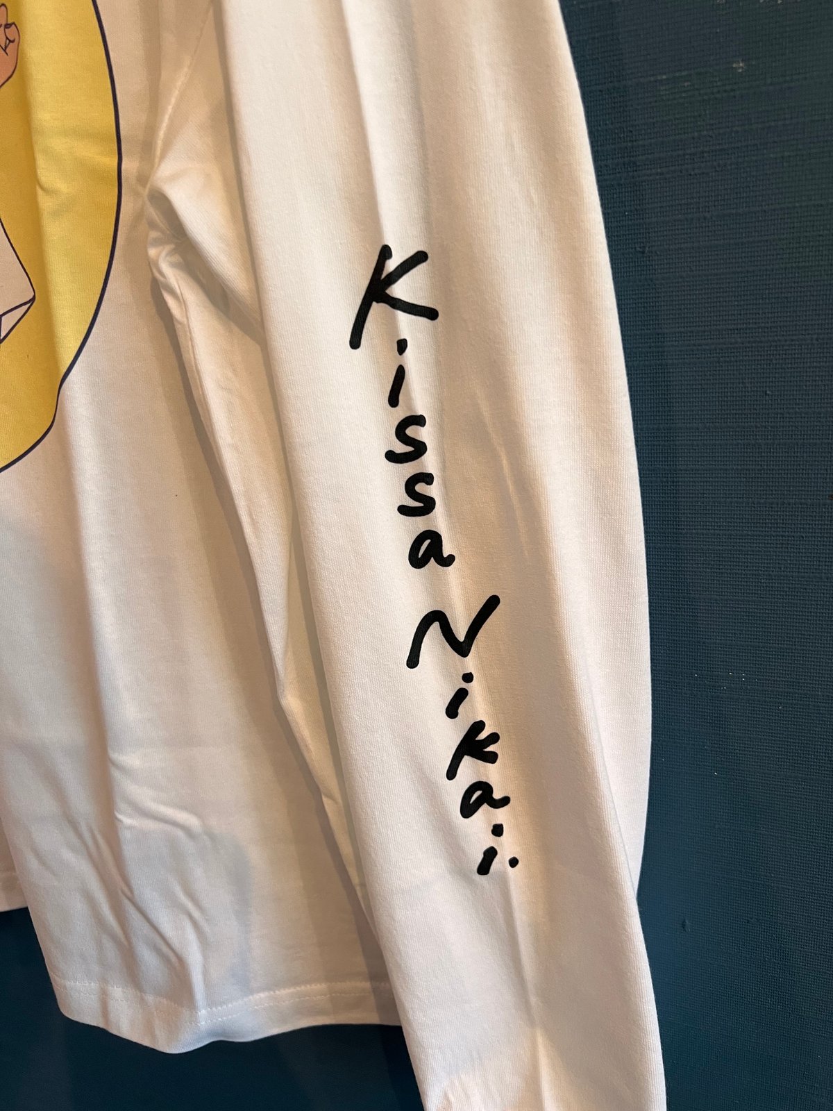 ヨシフクホノカ×喫茶ニカイ”コラボ ロングスリーブTシャツ イエロー