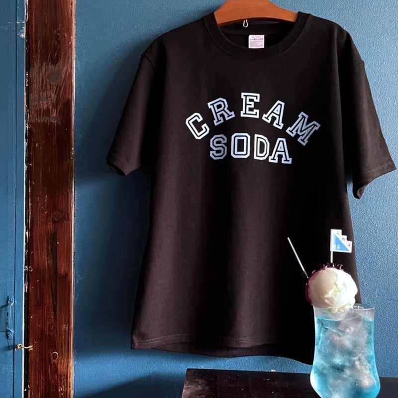 CREAM SODA カレッジTシャツ/Black | KISSA NIKAI
