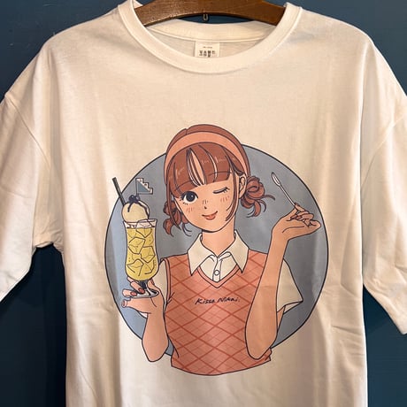 “ヨシフクホノカ×喫茶ニカイ”コラボＴシャツ  ブルー