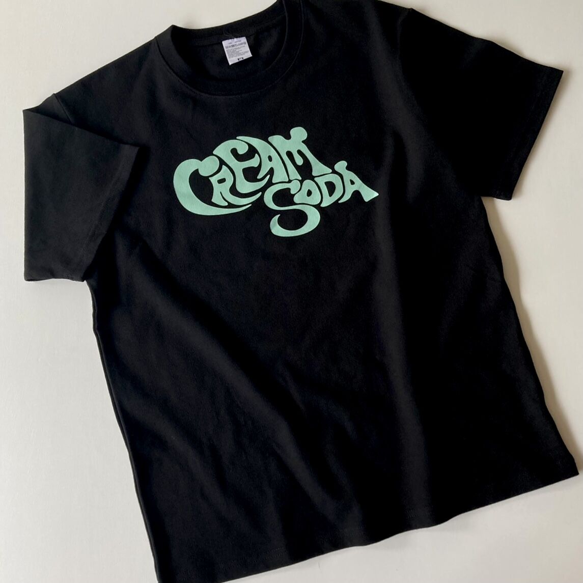 CREAM SODA ロックTシャツ/Black×Green | KISSA NIKAI