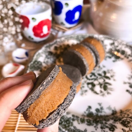 黒ゴマきなこクリームサンド【3個】