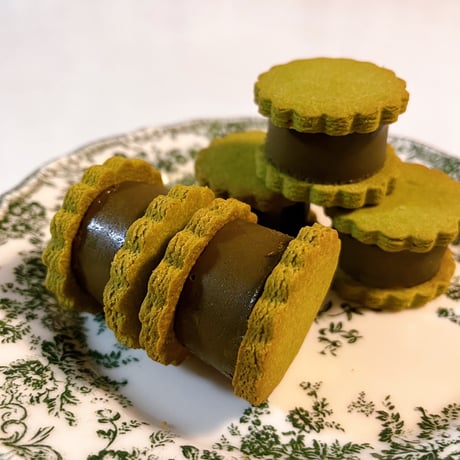 抹茶のローチョコサンドクッキー