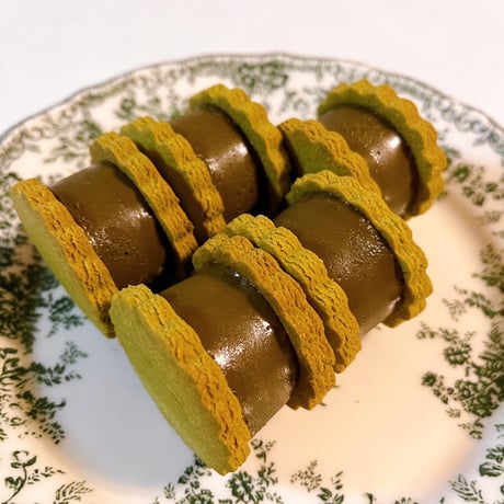 抹茶のローチョコサンドクッキー