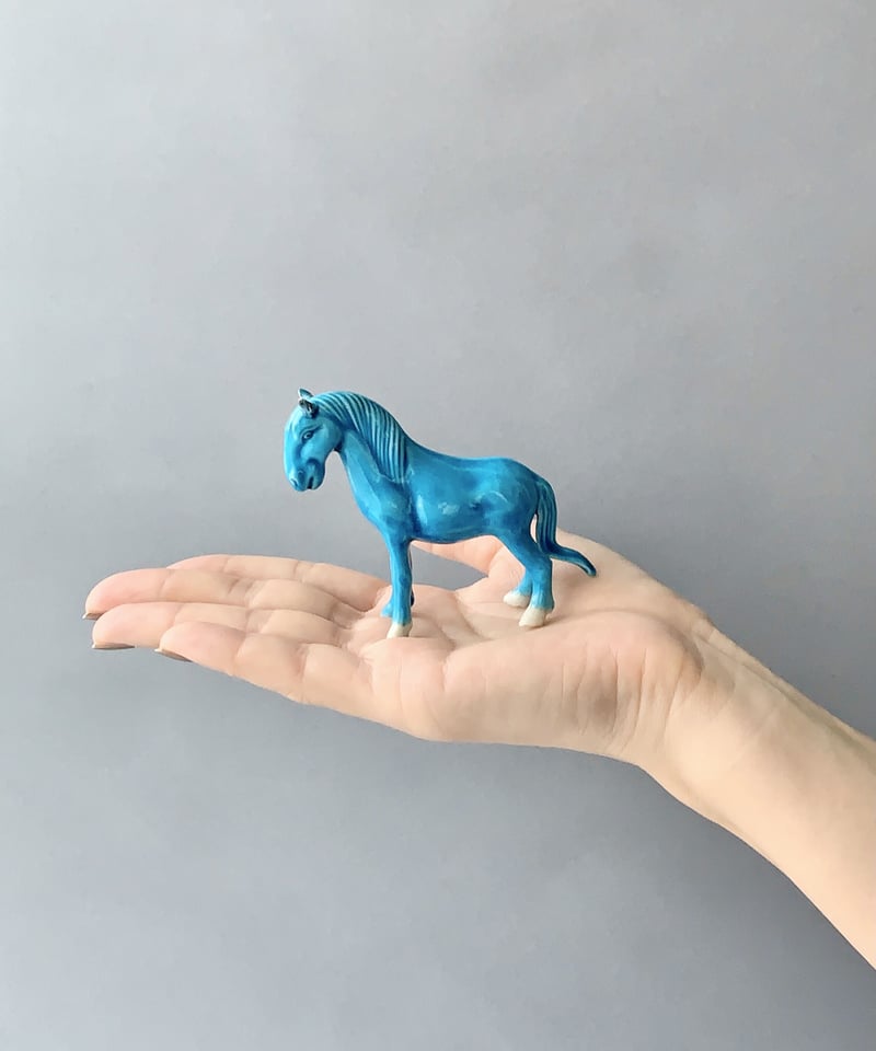 手乗りの青い馬 | Imaginary Cajuen 手乗りの青い馬 | Imaginary Cajuen