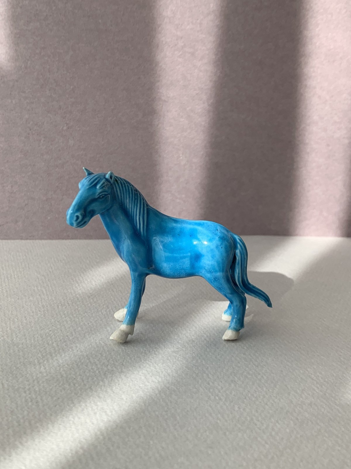 手乗りの青い馬 | Imaginary Cajuen