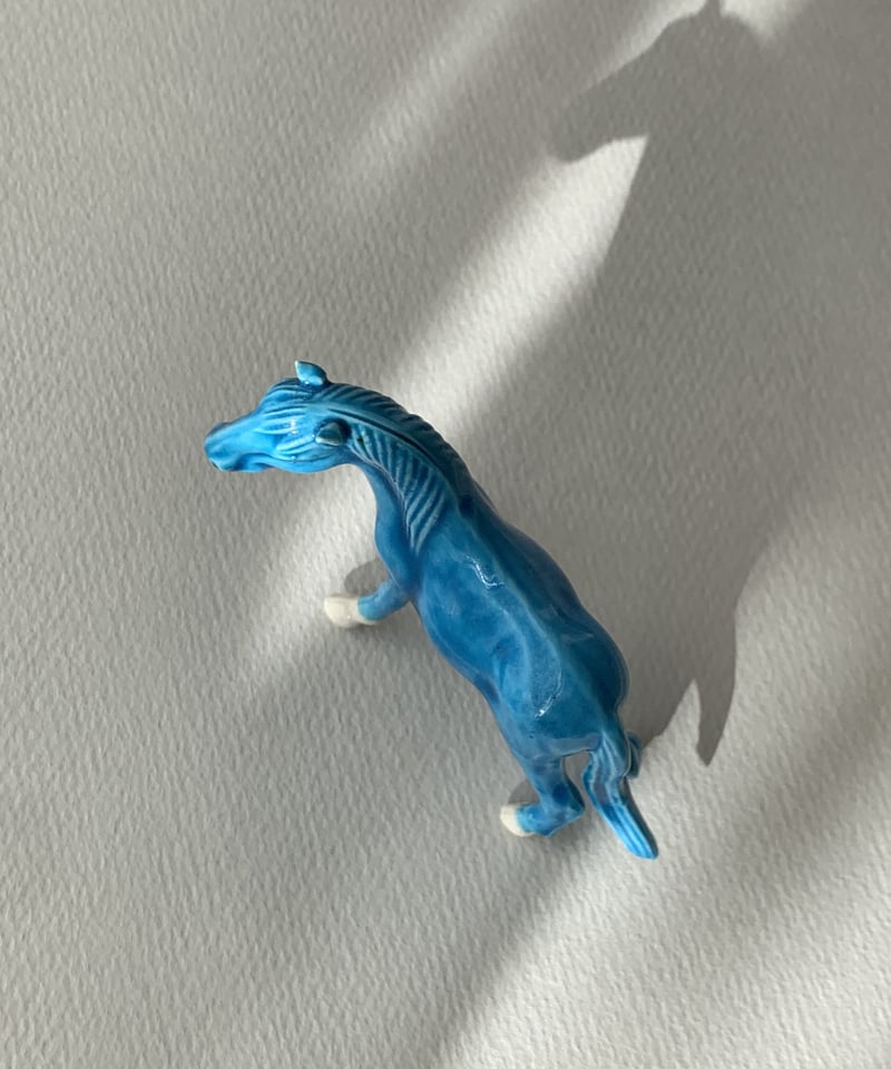 手乗りの青い馬 | Imaginary Cajuen