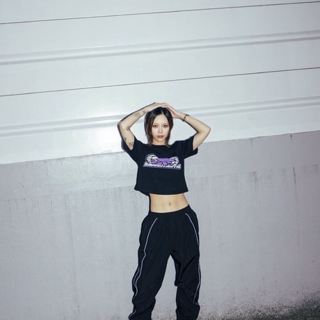 RAVEINTRNTNL CROPPED TEE