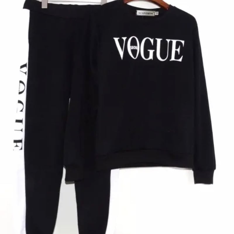 VOGUE ネイビー ロゴ　トレーナー　スウェット VOGUE』カレッジロゴ スウェット ネイビー× ボルドー – VOGUE