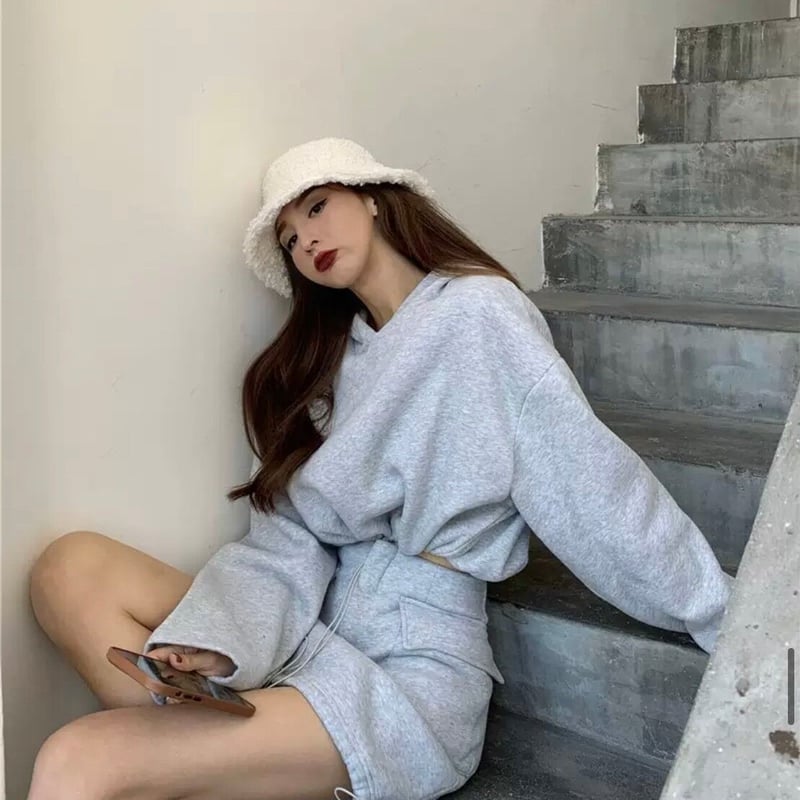 SU59【送料無料】3色 クロップド丈裾しぼりパーカー＆スウェットミニ