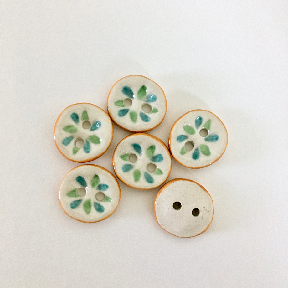 【スーパーセール】 一点物 希少 ハンドメイド 作家 フルコチエ フェルト ボタン 陶 小物入れ