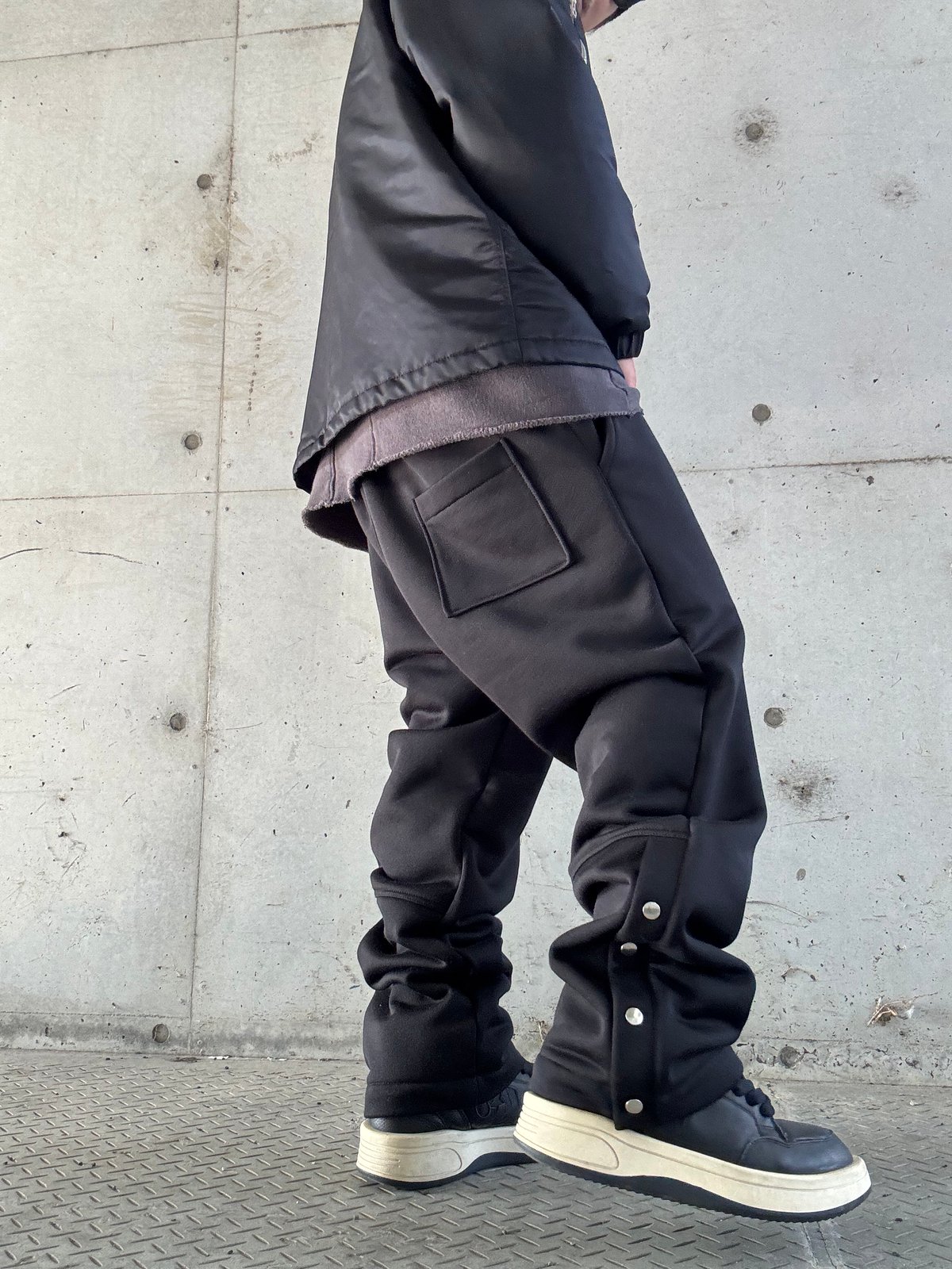 RELAX FIT SWEATPANTS / BLACK | INDEPICT