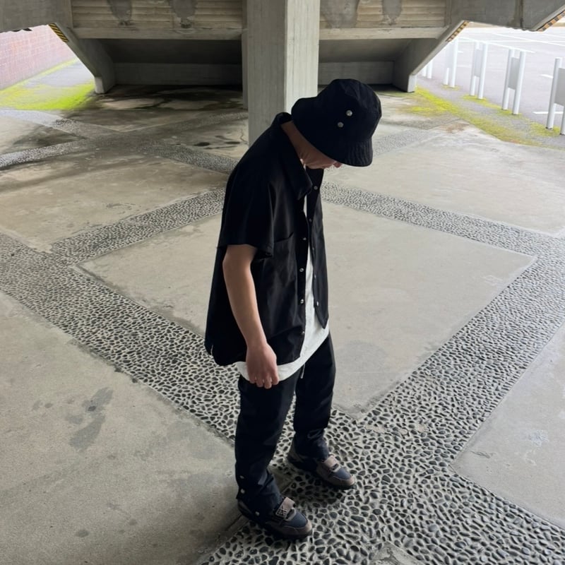 L'Appartement タイプライターシャツ ドロップショルダー ブラック DROP SLEEVE SHIRT / BLACK | INDEPICT