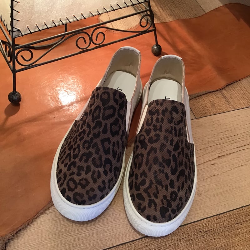 牛革スリッポンスニーカー 豹柄＆アンチックホワイト | shoes-klimt