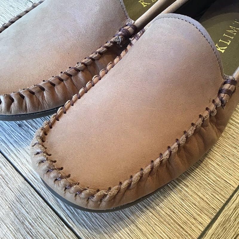 牛革 足を包み込む楽ちんモカシンシューズ 靴 薄茶色 | shoes-klimt