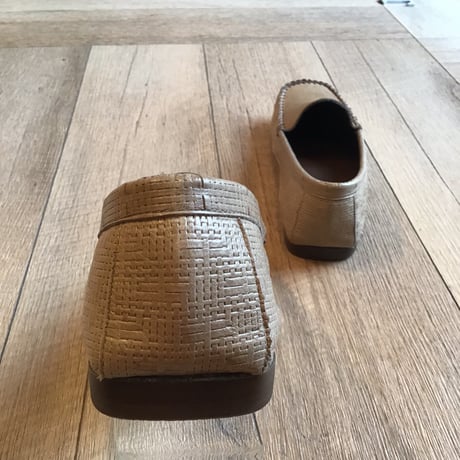 牛革 足を包み込む楽ちんモカシンシューズ 靴　薄茶メッシュ