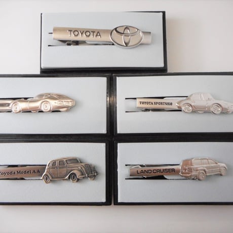 #トヨタ 1987年 1000台達成記念タイタックピンP-2 トヨタ 1987年 1000台達成記念タイタックピンP-2 - メルカリ