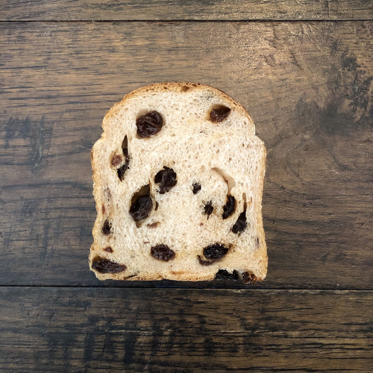 ぶどう食パン | PLAIN BAKERY