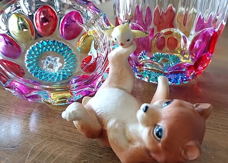 瀬戸ノベルティ・鳥とじゃれ合うくま🧸