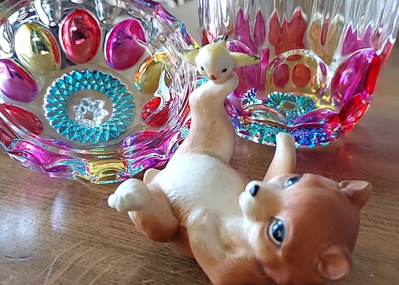 瀬戸ノベルティ・鳥とじゃれ合うくま🧸 | あんちーくKIDAN STORE