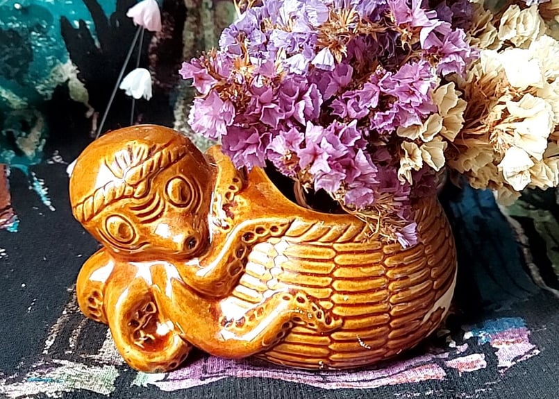 土佐土産・蛸の壺🐙𓈒 𓂂𓏸フラワーベース | あんちーくKIDAN STORE