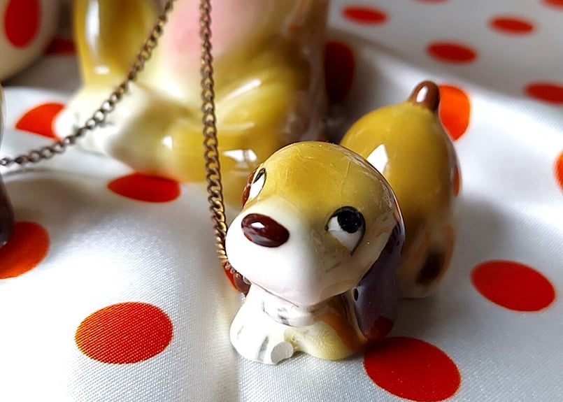 チェーンで繋がれた、ビーグル親子陶器 | あんちーくKIDAN STORE