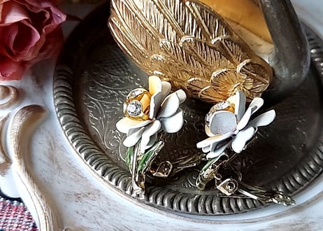1960´s✩.*˚デイジーVintageイヤリング