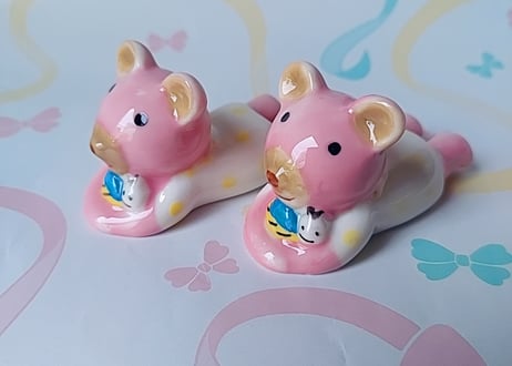 くまとみつばち🐝小さな陶器の置物