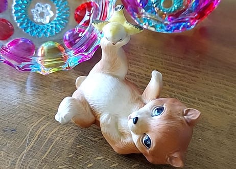 瀬戸ノベルティ・鳥とじゃれ合うくま🧸