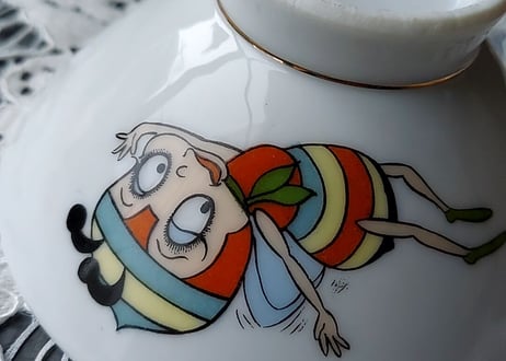 30年代✩.*˚みつばちハッチ茶碗