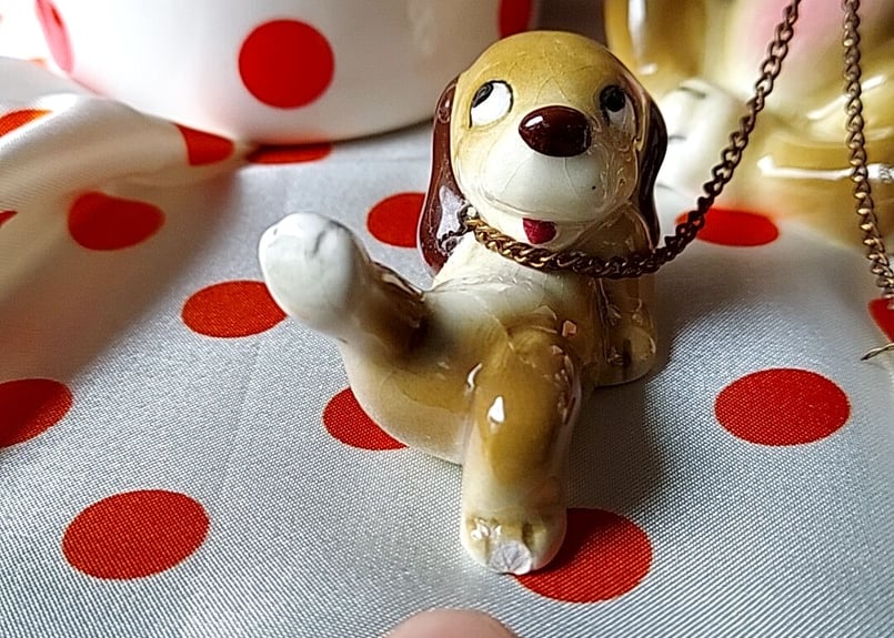 チェーンで繋がれた、ビーグル親子陶器 | あんちーくKIDAN STORE