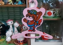 プラスティック•リスの子供ハンガー