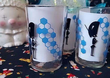 兵隊とハニカム柄•*🐝レトロコップ
