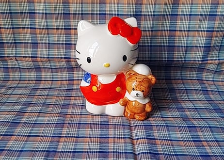SANRIO・キティちゃんの陶器の貯金箱